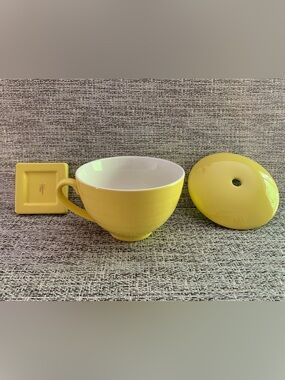 Tea Forte Set: Bright Yellow Cafe Cup with Matching Cover and Tea Bag Tray. EUC